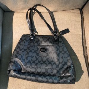 Coach signature handbag black